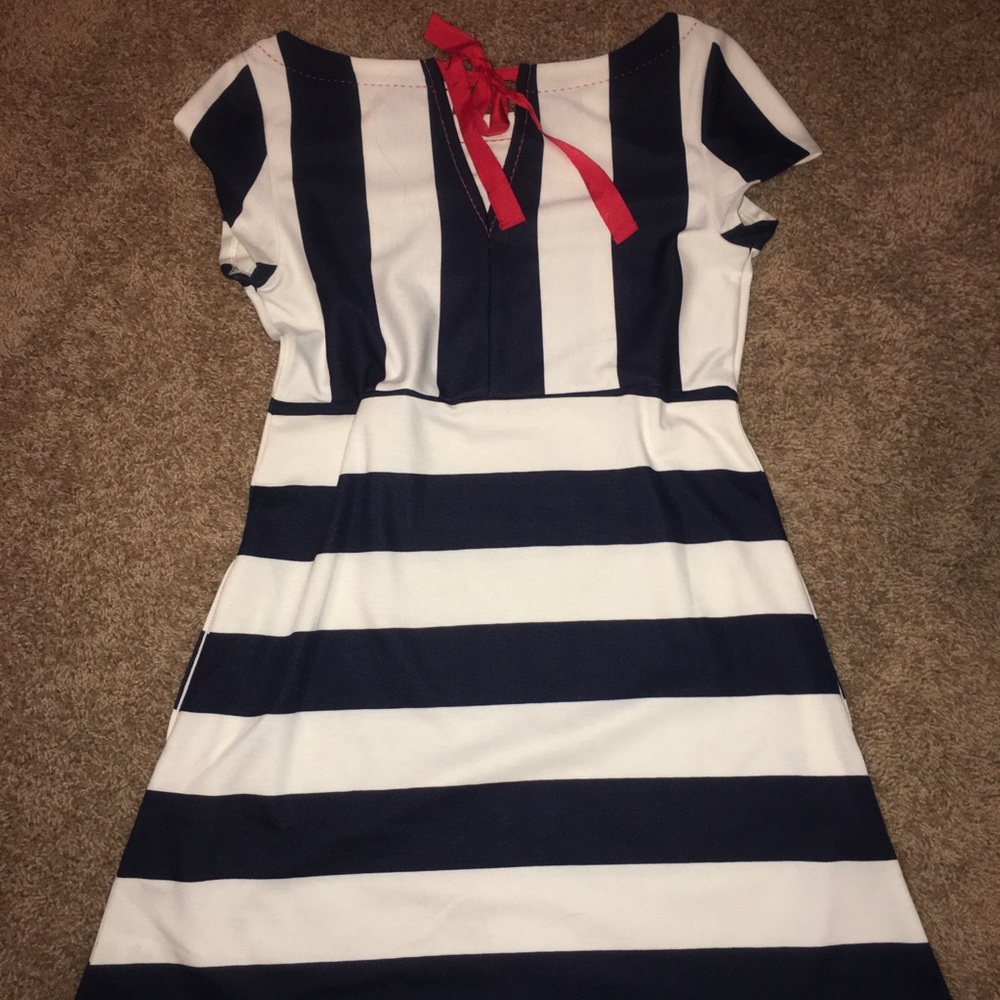 Dress - Picture 3 of 5